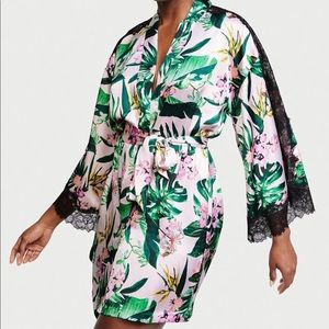 Victoria’s Secret robe - size XS/S